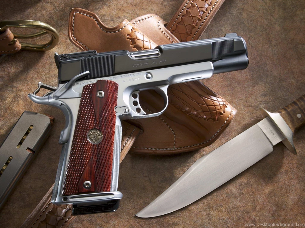 AMERICA COMBAT HANDGUN WALLPAPER   (