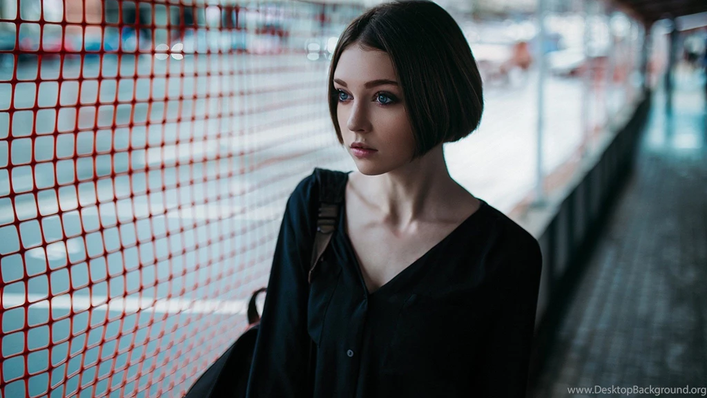 Download Short Hair Cut Cute Girl HD Wallpapers In 2048x1152 Screen ...