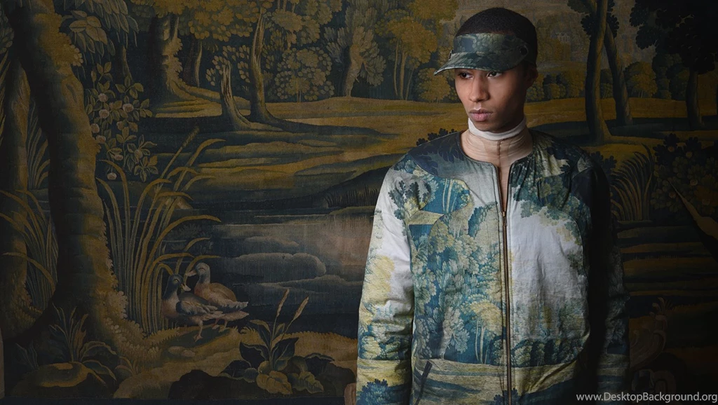 NOIR NOIR. STREETWEAR AS WALLPAPER OF HIGH RANGE Wait ...