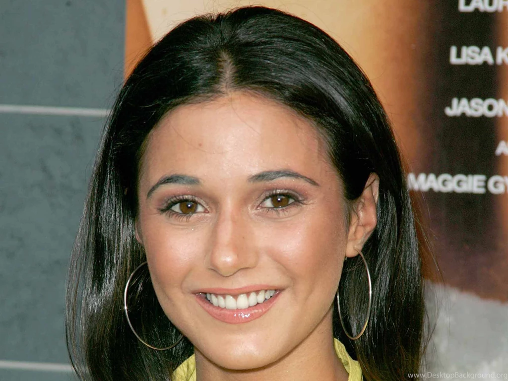 Emmanuelle Chriqui Desktop Wallpapers