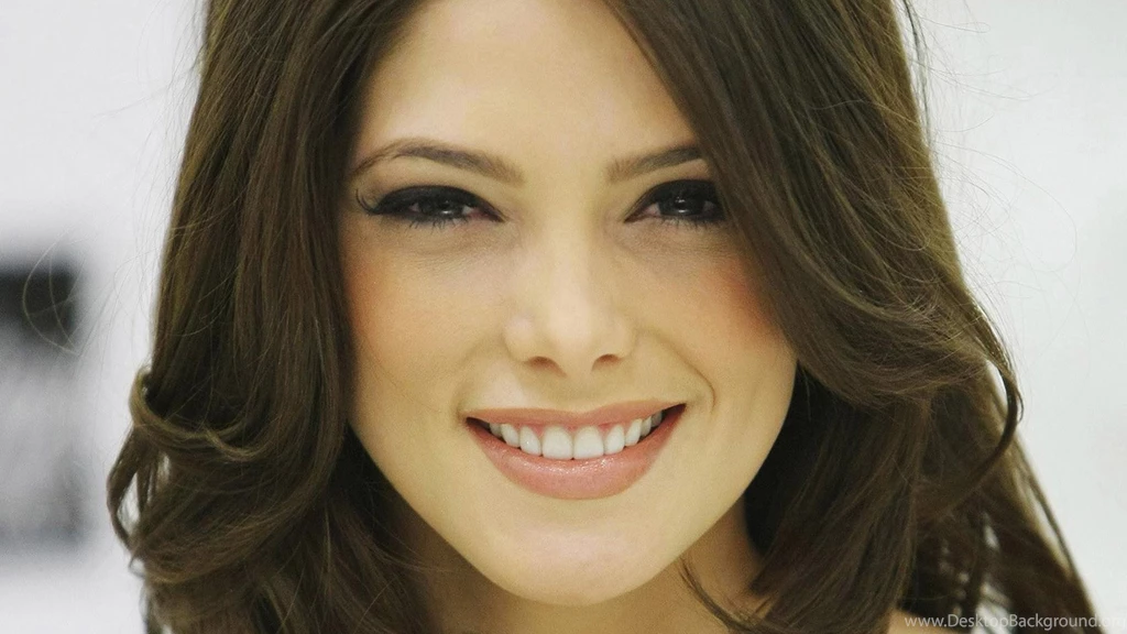 Ashley Greene HD Wallpapers