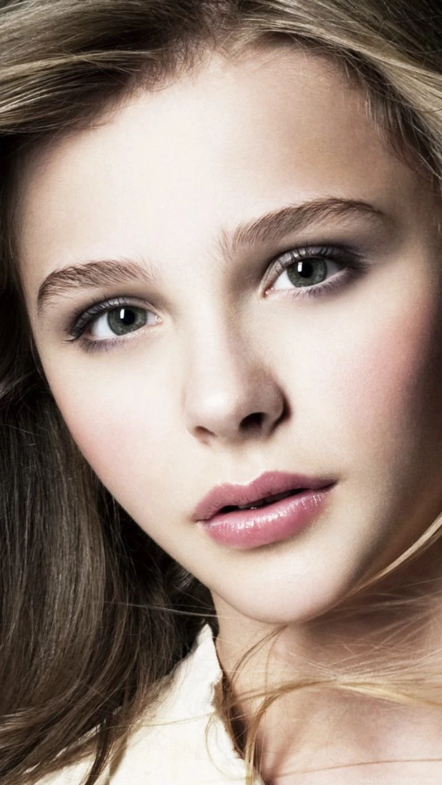 Chloe Grace Moretz Wallpapers For iPhone 5C