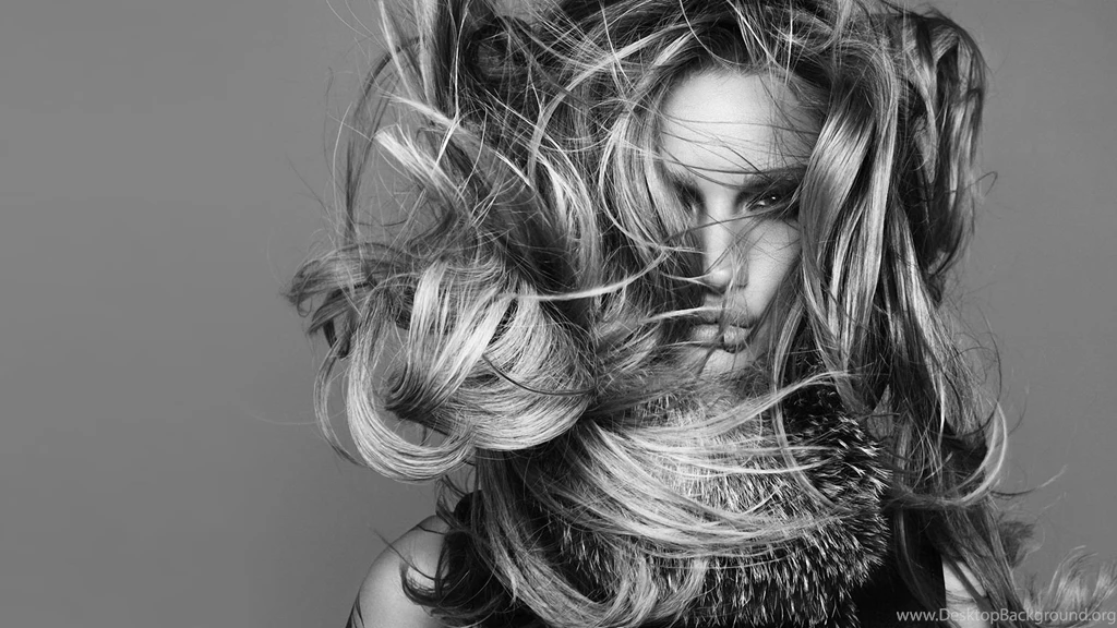 Full View And Download Rosie Huntington Whiteley Glamour Wallpapers