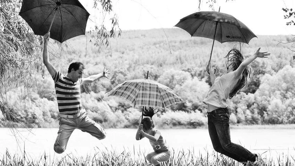 HAPPY FAMILY WALLPAPER (