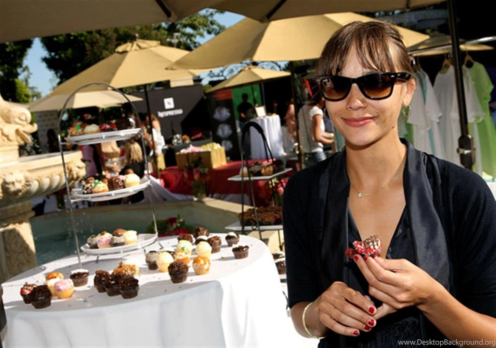 Rashida Jones HD Desktop Wallpapers
