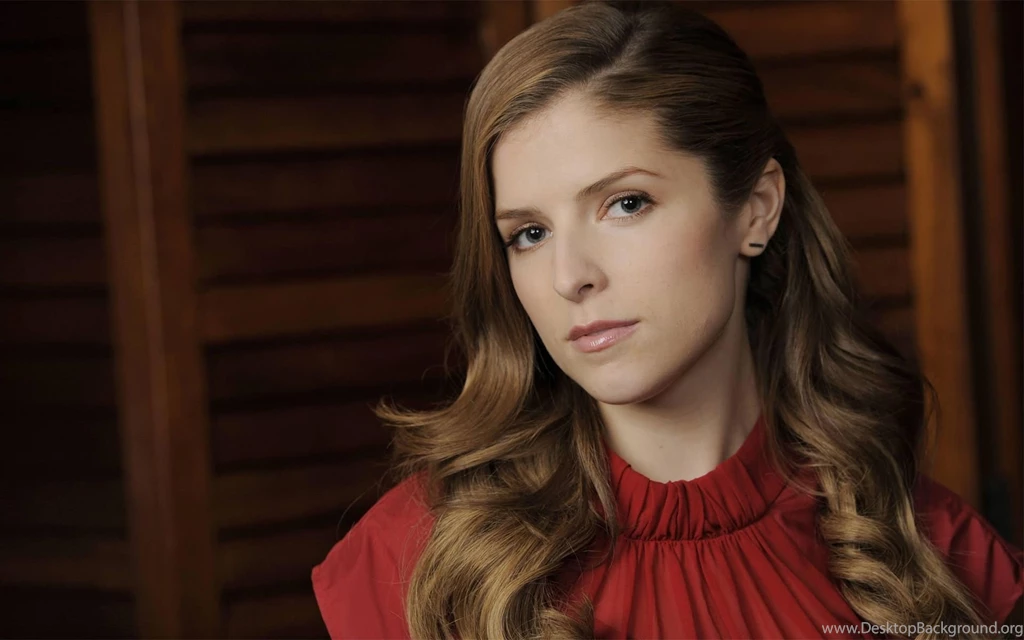 Anna Kendrick Wallpapers