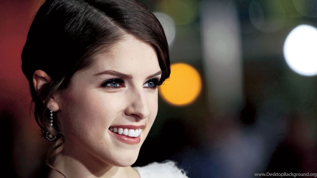 Stunning Anna Kendrick Wallpapers 5695 2560 X 1440 WallpaperLayer.com