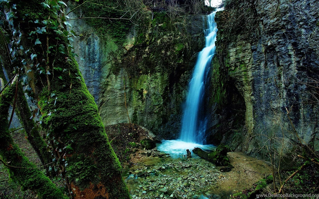 Waterfall Wallpaper HD.jpeg