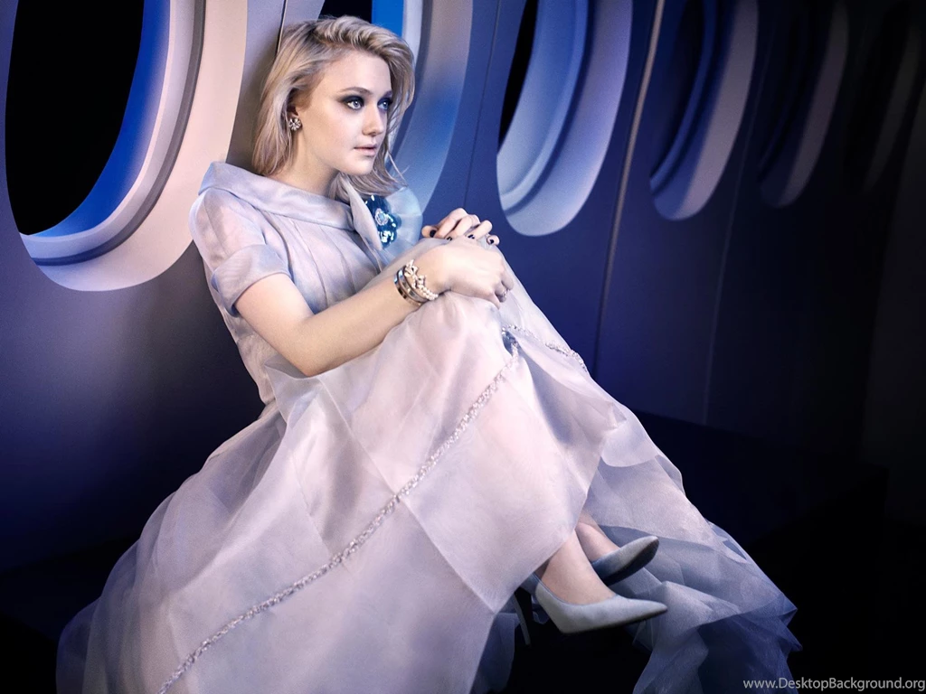 DAKOTA FANNING WALLPAPER (