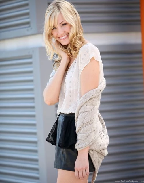 Hollywood Actress Beth Behrs Images, Wallpapers, Photo Gallery ...