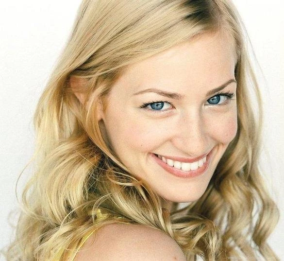 Beth Behrs American Actress Profile Pictures/Images 2012