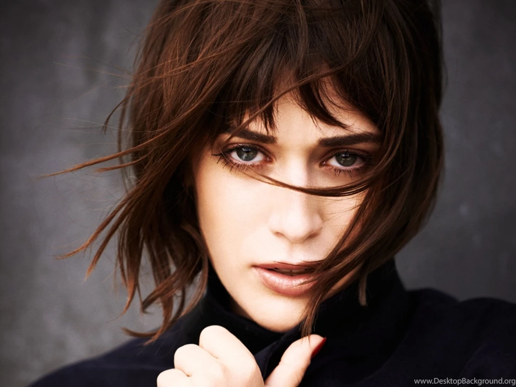 Lizzy Caplan HD Wallpapers For Desktop Download