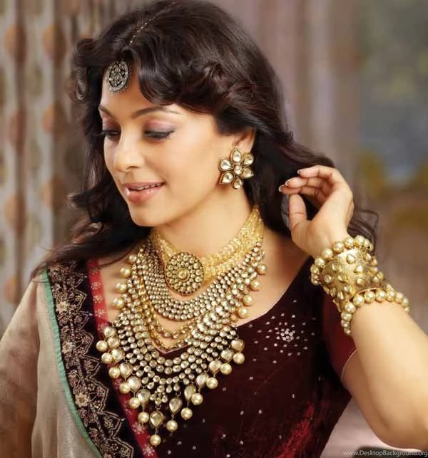 Juhi Chawla HD Wallpapers