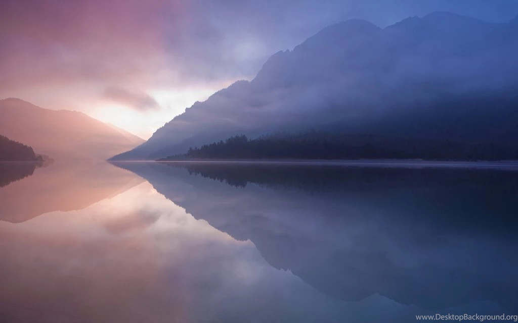 Mac OS X Lion's New Wallpapers
