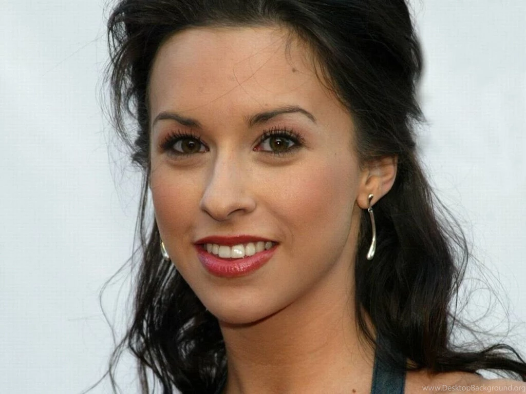 Download Lacey Chabert Wallpapers 1680x1050