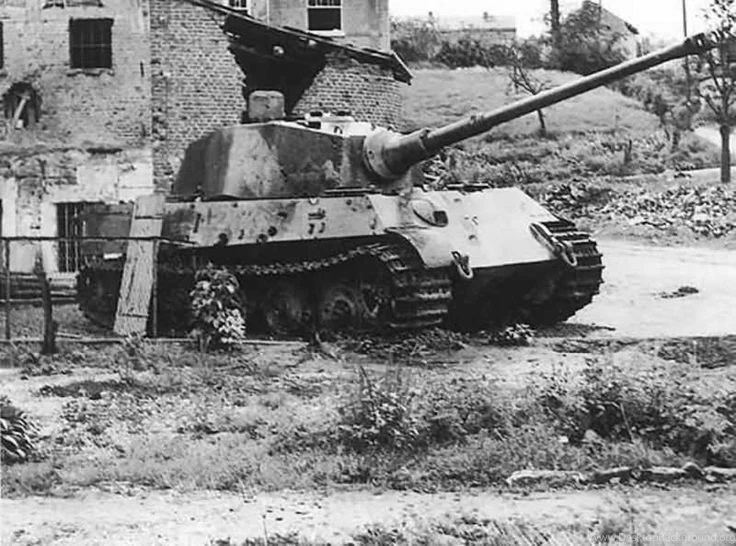 Tank Photo. King Tiger Tank Number 222 Of The Schwere SS Panzer ...