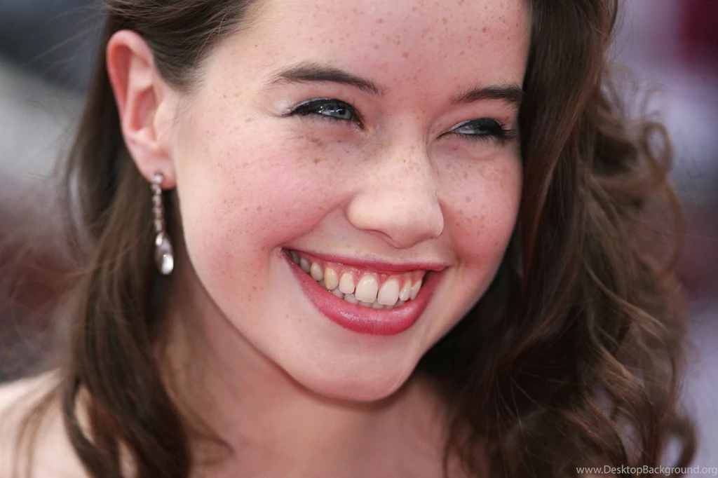 Photo 9 Of 39, Anna Popplewell