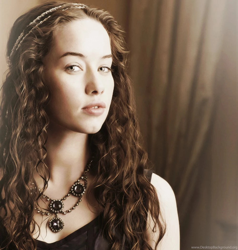 Hollywood Actress Wallpaper: Anna Popplewell Wallpapers