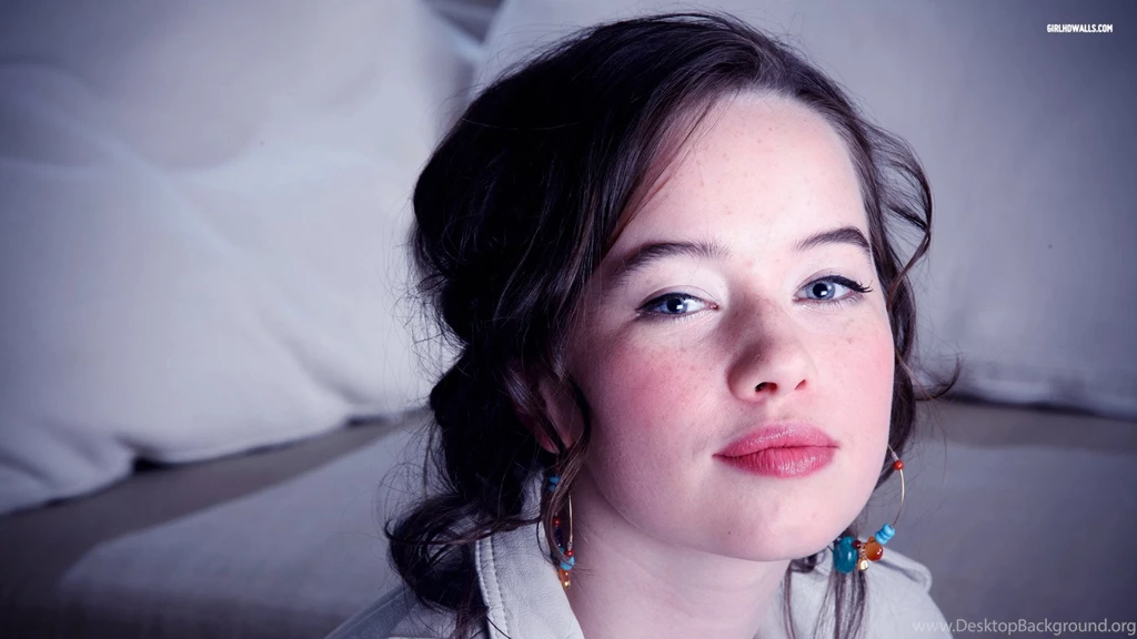 Anna Popplewell Wallpapers