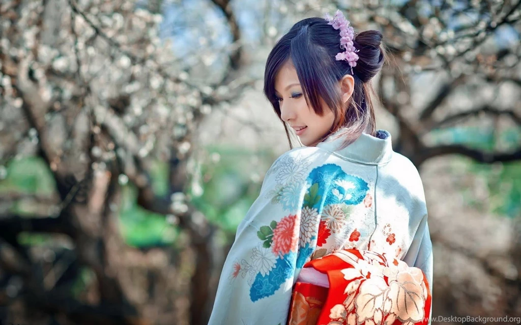 Aritsuy Atko: Japanese Kimono Wallpapers