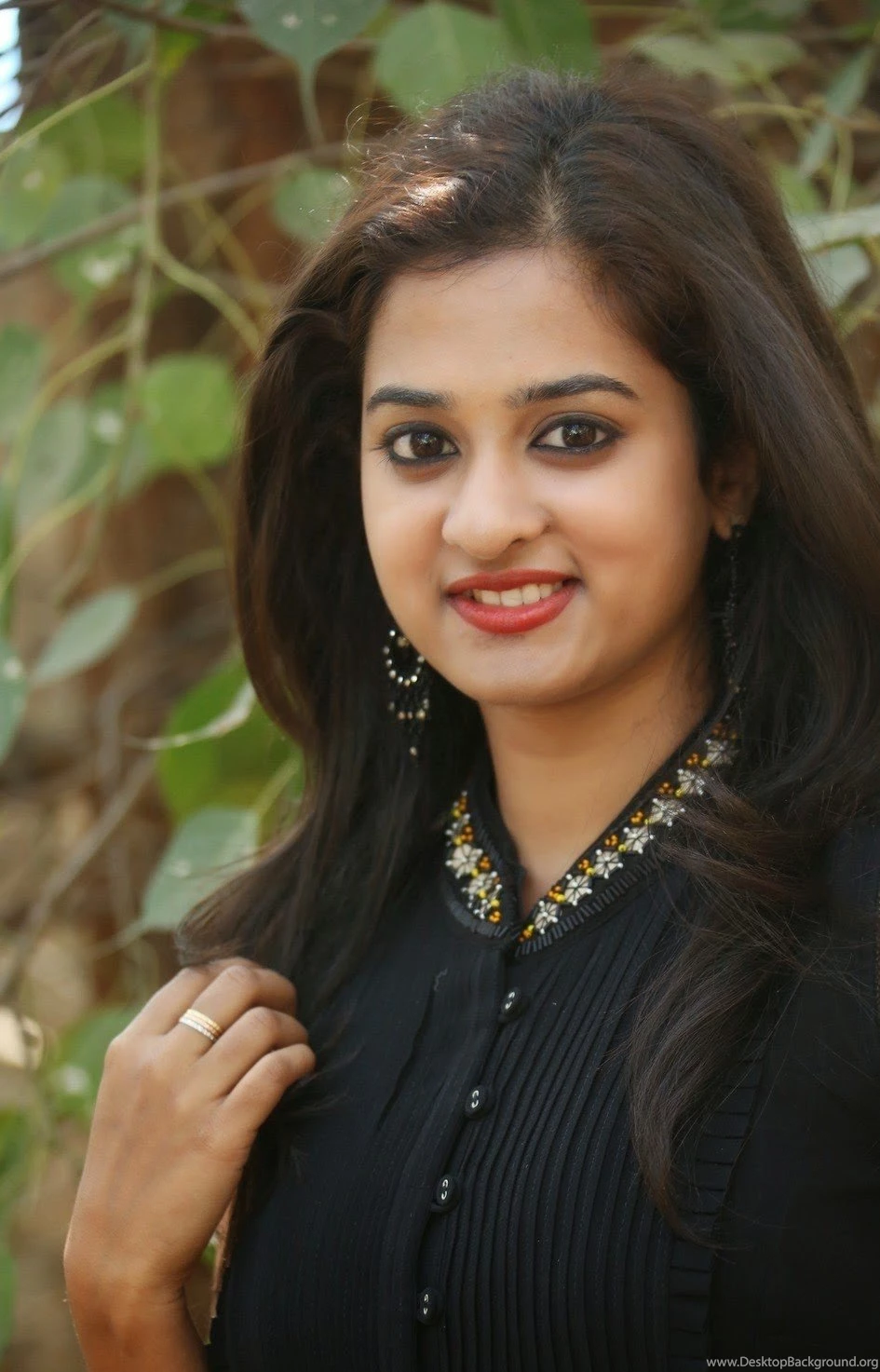 Nanditha New Photos Gallery, Krishnamma Pilichindi Iddarini Movie ...