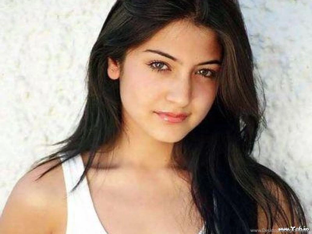 Anushka Sharma Hot Wallpapers HD