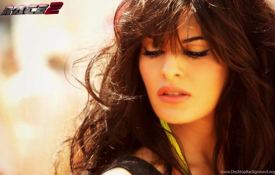 Jacqueline Fernandez Hot HD Wallpapers