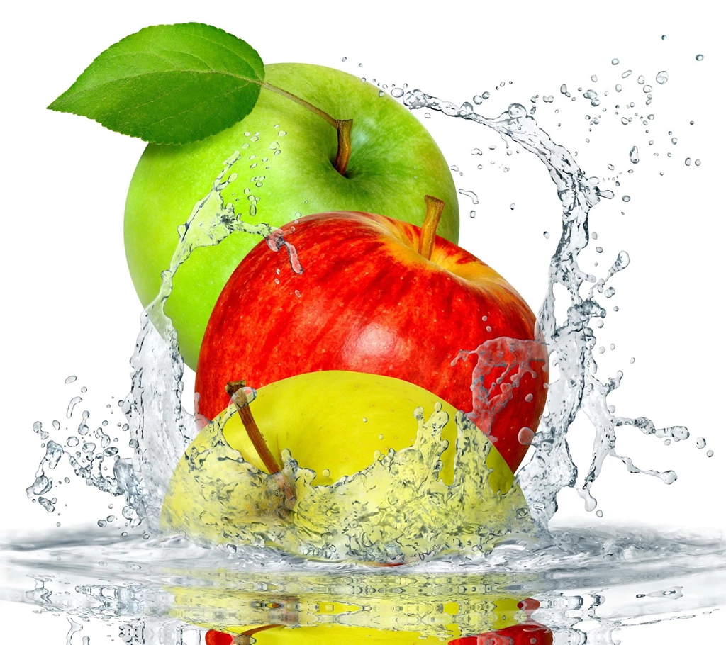 Apples Splashing Water Wallpapers