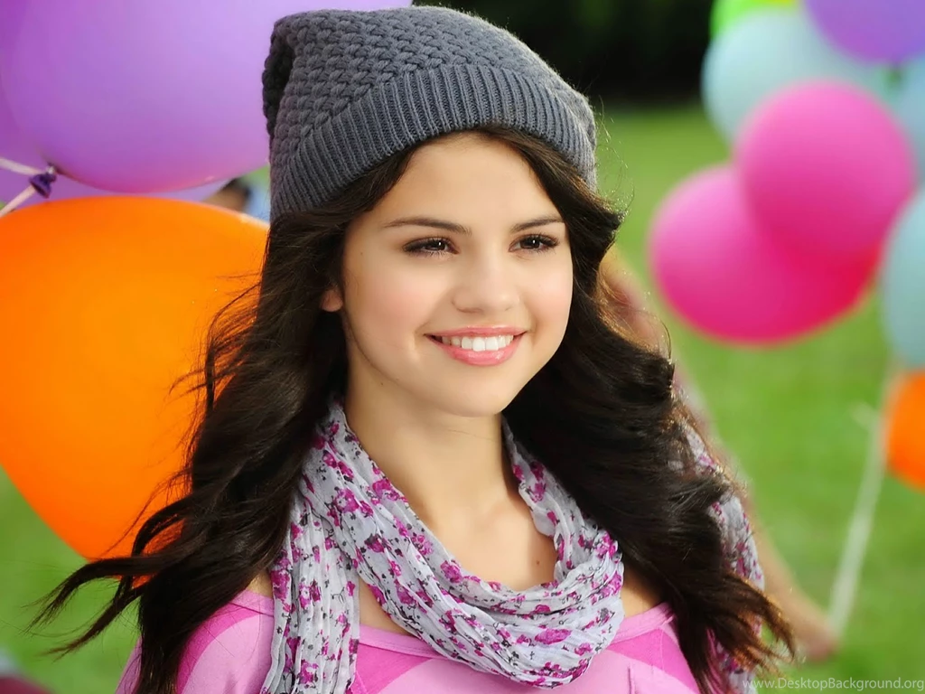 Selena Gomez HD Wallpapers Free Download
