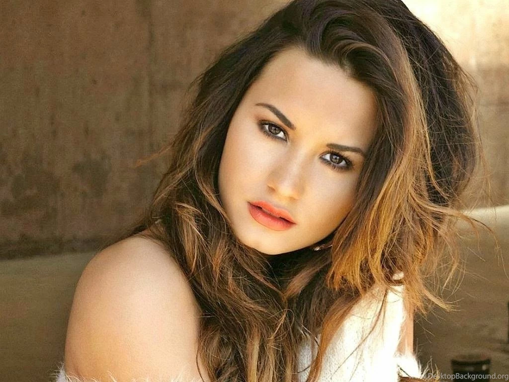 Demi Lovato Hd Wallpapers Free Download