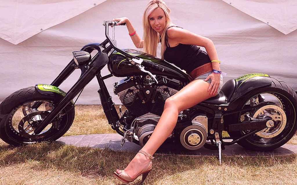 Harley_davidson_wallpaper_free_download_1.jpg
