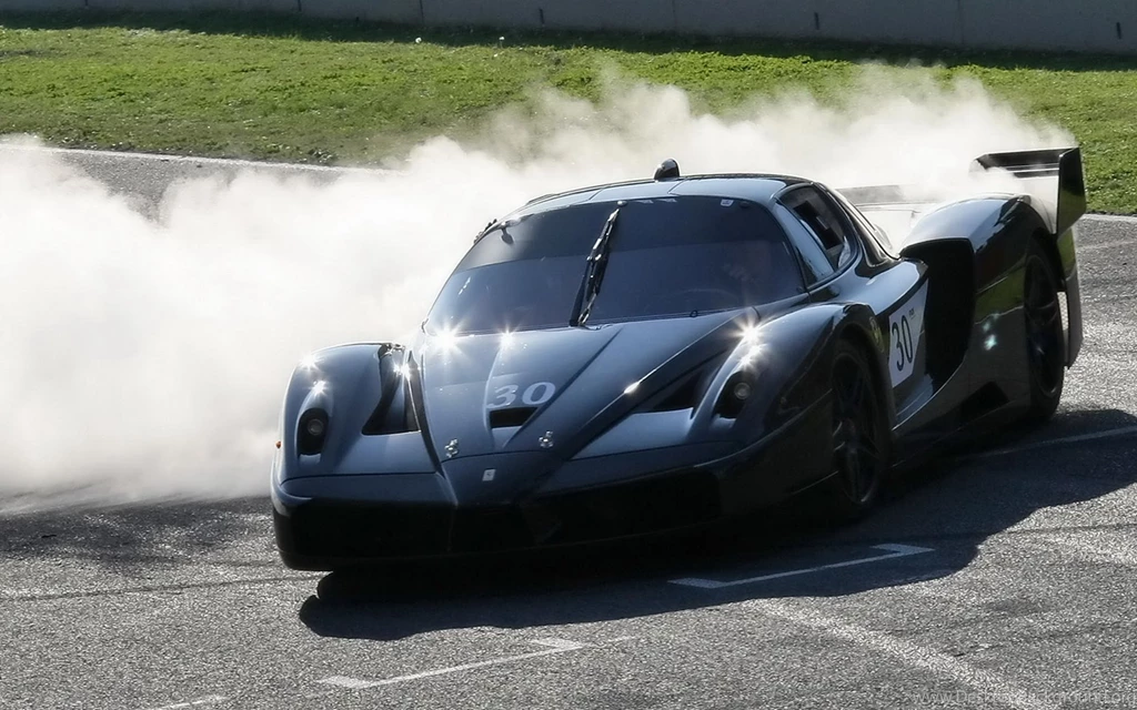 Ferrari FXX Racing Wallpapers And Images Wallpapers, Pictures ...