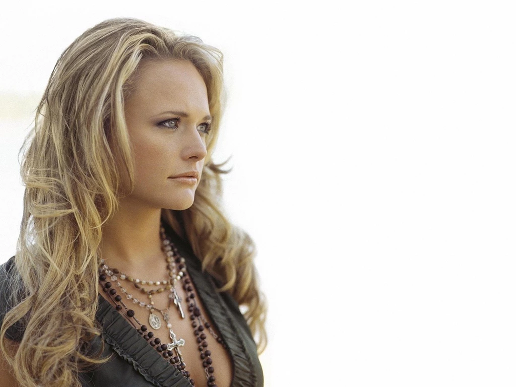 Miranda lambert side face_147477 1600x1200.jpg