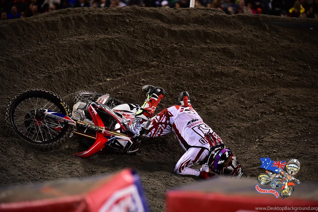 Trey Canard Has Surgery On Broken Arm
