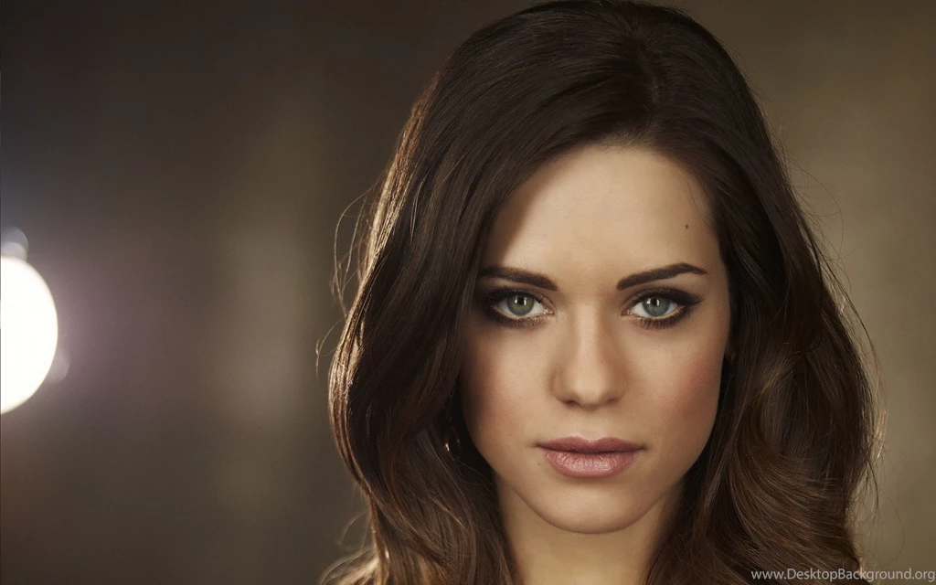Download Wallpapers 3840x2400 Lyndsy Fonseca, Brunette, Face, Eyes ...