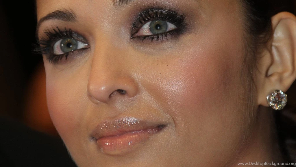 Wallpaper: Aishwarya Rai HD Wallpapers