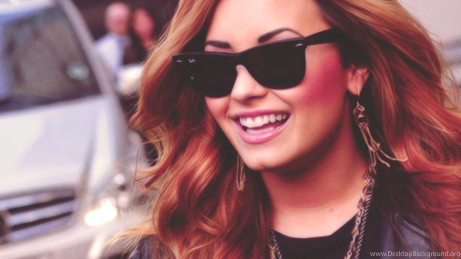 Demi Lovato Desktop Backgrounds