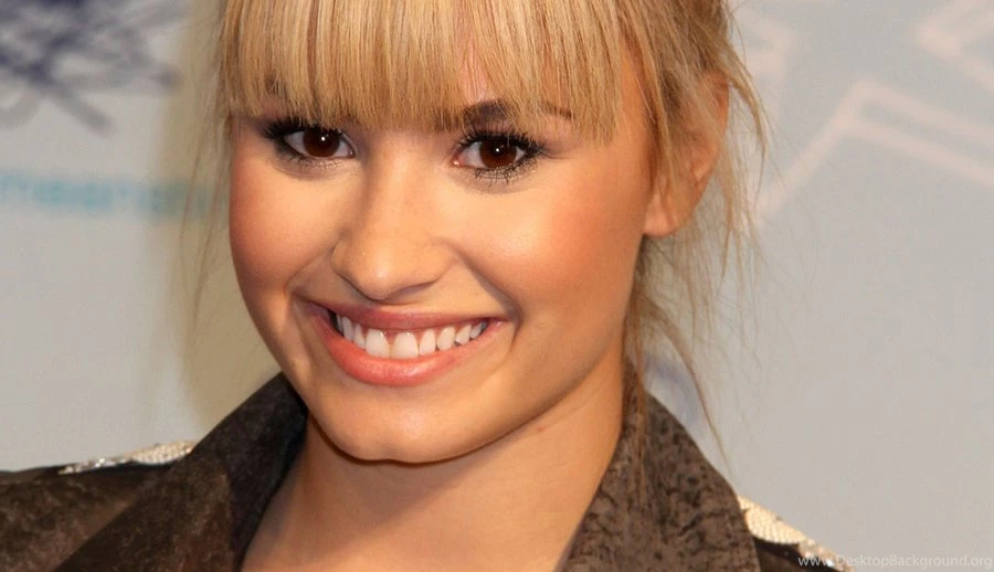 Demi Lovato Desktop Backgrounds