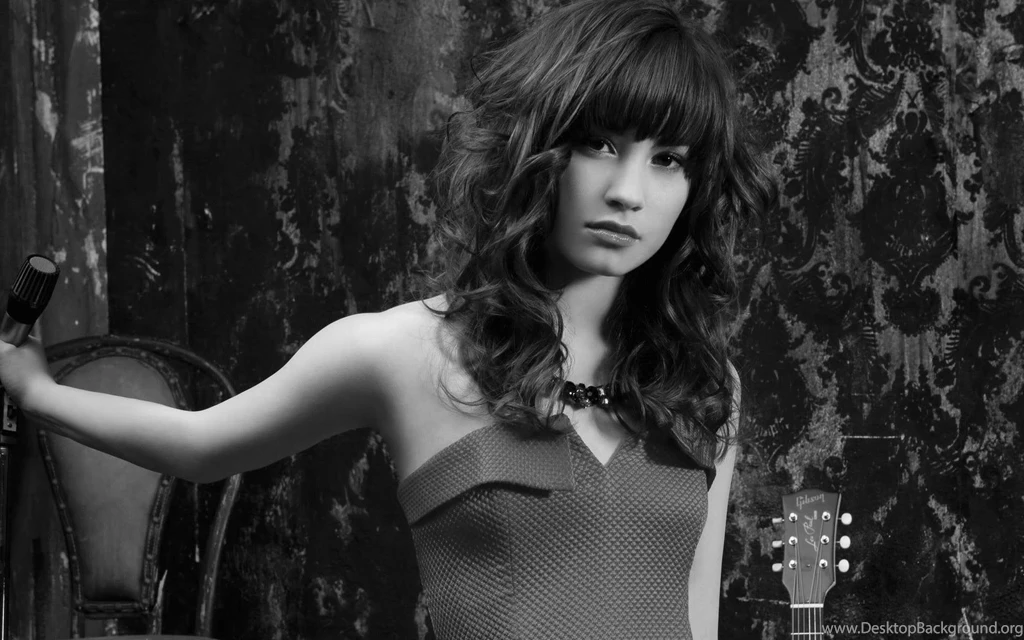 Celebrities Demi Lovato Black And White Demi Lovato 34 Wallpapers ...