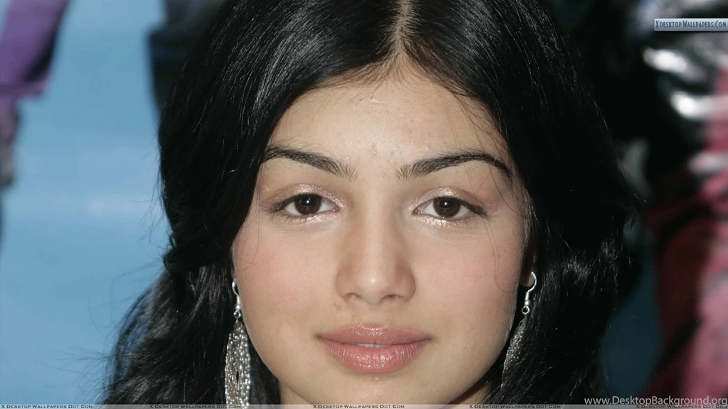 Ayesha Takia Wallpapers, Photos & Images In HD