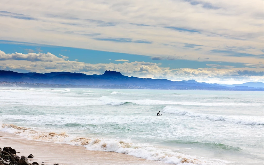 Download Wallpapers 3840x2400 Ocean, Waves, Coast, Person, Rowing ...