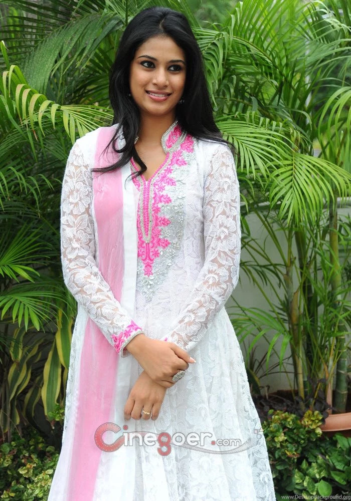 Zara Life Is Beautiful Telugu Movie Heroine Pics