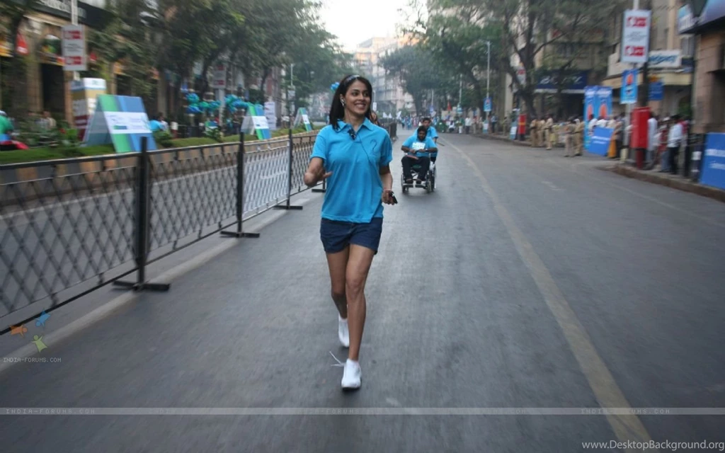 Wallpapers Bollywood Actress Genelia D''Souza At Marathon High ...