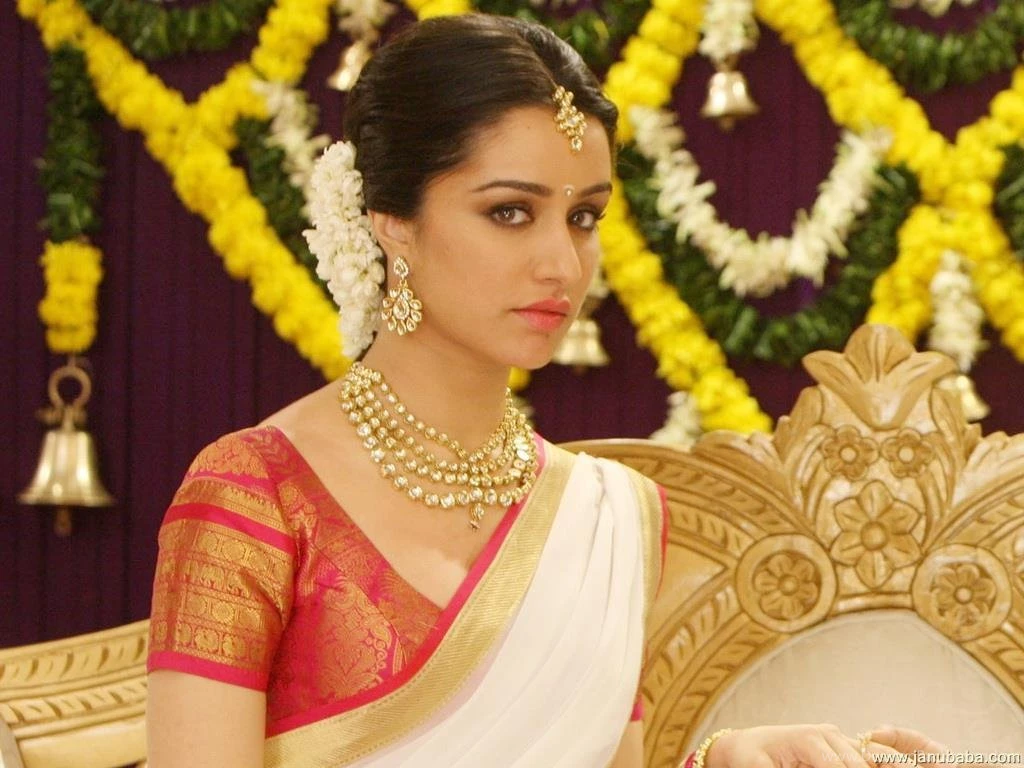 Shraddha Kapoor Wallpapers (1024x768) : Janubaba.com