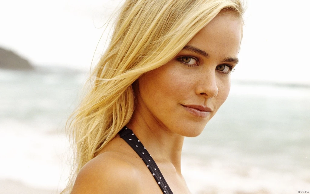 Isabel Lucas Wallpapers