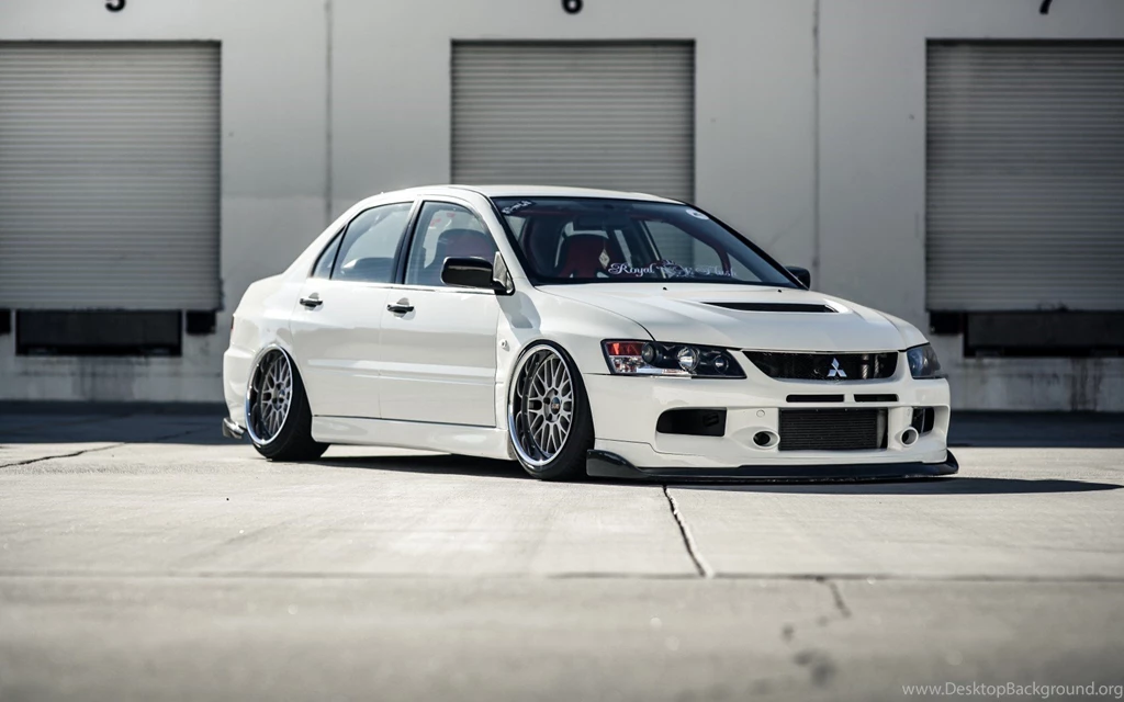 Mitsubishi Lancer Evolution IX Front