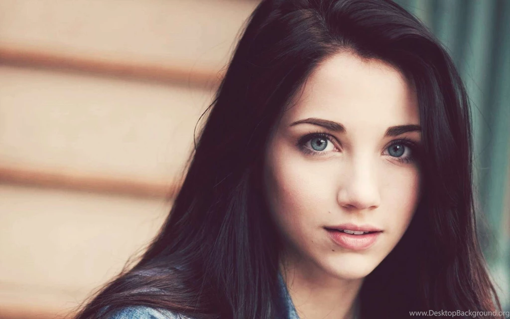 Girl Wallpaper Backgrounds For Widescreen Wallpapers   Nekeran.com