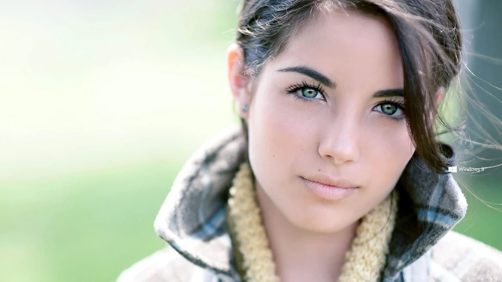 Beautiful Women HD Wallpapers