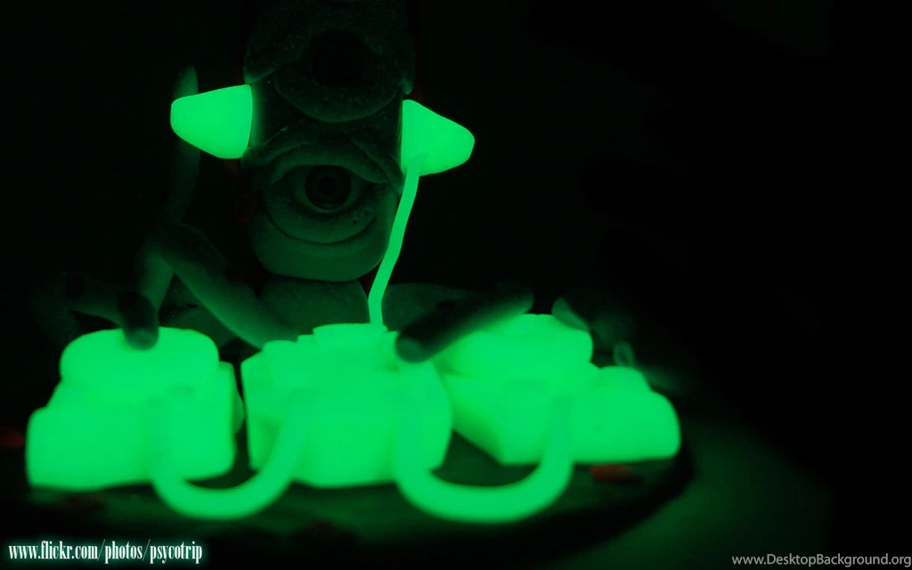 Glow In The Dark Wallpapers