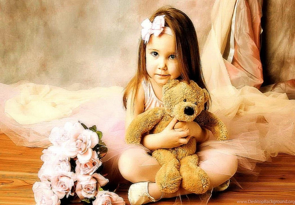 Sweet Baby With Rose Wallpapers
